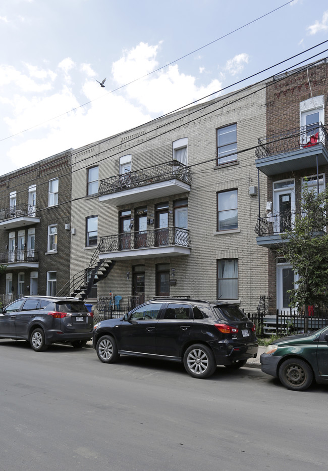 271-281 2e in Montréal, QC - Building Photo - Primary Photo