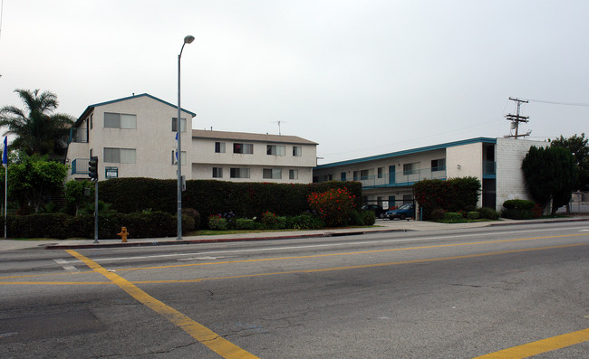 Vermont Avenue Apartments in Gardena, CA - Building Photo - Building Photo