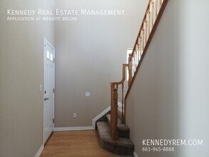 461 W Ave K in Lancaster, CA - Building Photo - Building Photo