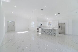 5290 SW 134th Ave in Miramar, FL - Building Photo - Building Photo