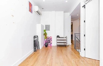 Putnam Avenue, Unit 1A in Brooklyn, NY - Foto de edificio - Building Photo