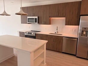 Adler Montford Park + Drexel Townes in Charlotte, NC - Foto de edificio - Building Photo