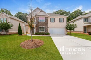 4182 Bella View Dr in Snellville, GA - Building Photo