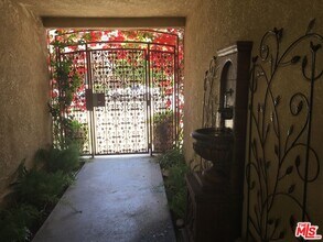 1731 Camden Ave in Los Angeles, CA - Building Photo - Building Photo