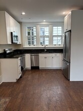 21 S Clinton St, Unit First Floor in Doylestown, PA - Foto de edificio - Building Photo