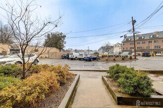 16 N Ave W in Cranford, NJ - Building Photo - Building Photo