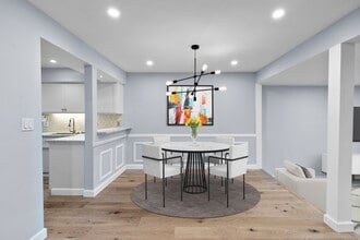 4807 Woodley Ave, Unit 204 in Encino, CA - Building Photo - Building Photo