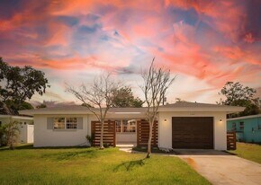2491 Coronado Way in Dunedin, FL - Building Photo