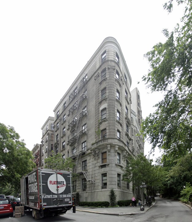 214-217 Riverside Dr in New York, NY - Building Photo