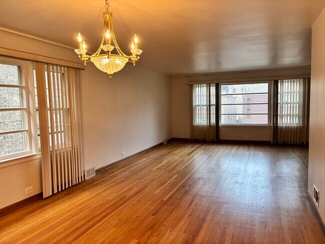 6214 N Francisco Ave in Chicago, IL - Building Photo - Building Photo