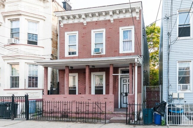property at 31 Hague St