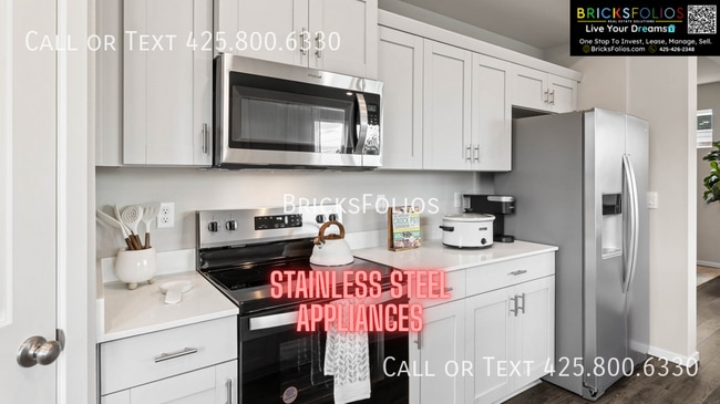 property at 205 Cremini Lp SE