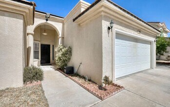 200 Hidden Crest Cir in El Paso, TX - Building Photo - Building Photo