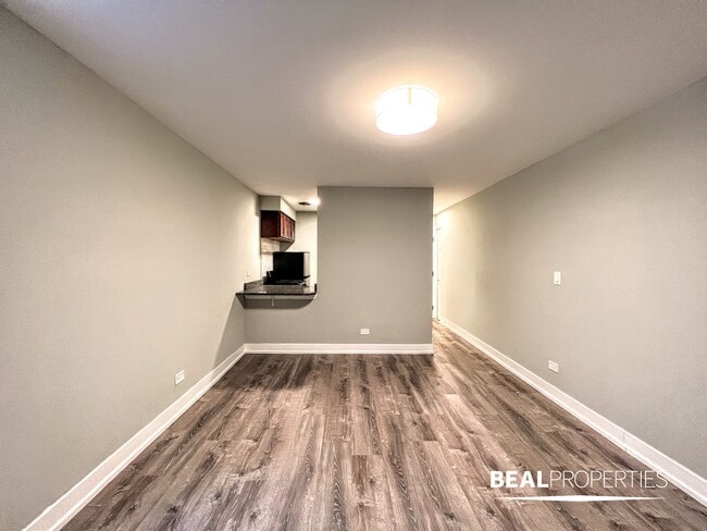 443 W Barry Ave in Chicago, IL - Building Photo - Building Photo