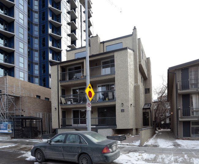 313 13th Ave SW in Calgary, AB - Building Photo - Building Photo