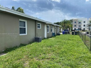 2215 Adams St in Hollywood, FL - Building Photo - Building Photo