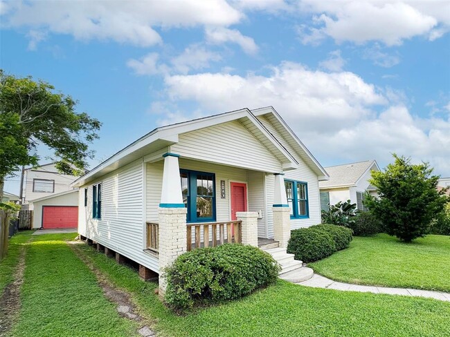 4120 Avenue S 1/2 in Galveston, TX - Building Photo - Building Photo