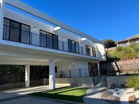 4854 Gardena Ave in San Diego, CA - Building Photo