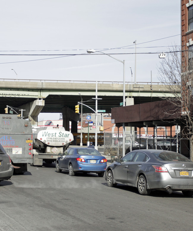 Jasmine Court in Bronx, NY - Foto de edificio - Building Photo