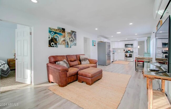 263 S Sutherland St, Unit Delightful Apartment