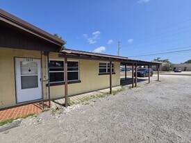 3613 E 14th St in Panama City, FL - Building Photo