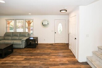 6157 Orville Dr in Flowery Branch, GA - Building Photo - Building Photo