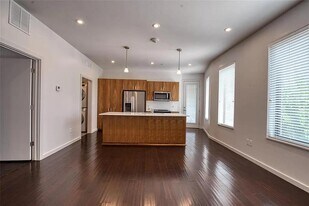 627 Couch Dr in Oklahoma City, OK - Building Photo