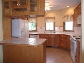 44 Pine Hill Rd in Worcester, MA - Foto de edificio - Building Photo