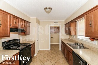 6390 Star Valley Dr in Bartlett, TN - Building Photo - Building Photo