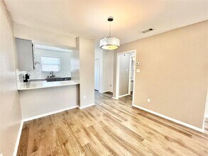 2403 Kingsford Ct in Arlington, TX - Building Photo - Building Photo