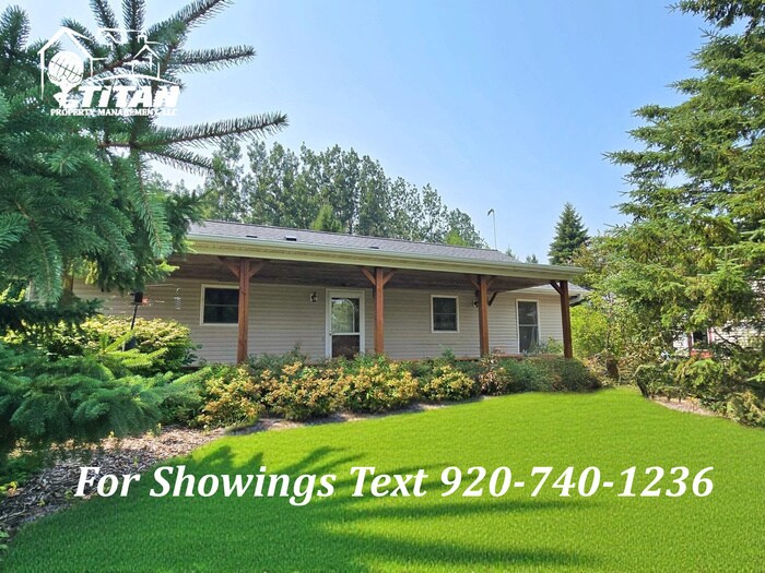 3627 Zirbel Rd in Sturgeon Bay, WI - Building Photo