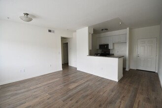 5500 Bonner Ave, Unit 309 in Los Angeles, CA - Building Photo - Building Photo