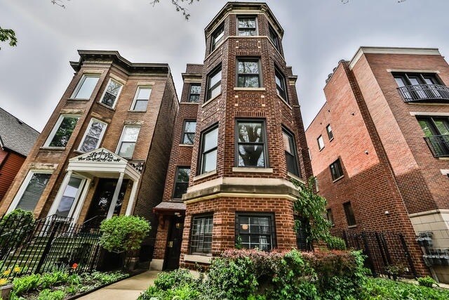 property at 3432 N Bosworth Ave