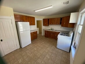 608 S Main St, Unit C in Bowling Green, OH - Building Photo - Building Photo