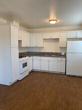 4077 Oakcrest Dr in San Diego, CA - Building Photo - Building Photo