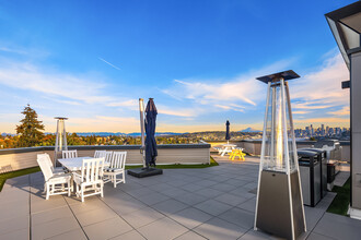 Mirabella Apartments in Seattle, WA - Foto de edificio - Building Photo