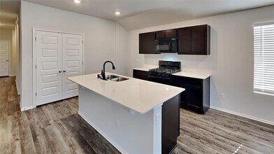 12032 SW 36th St in Mustang, OK - Building Photo - Building Photo