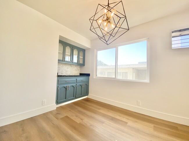 743 N Sweetzer Ave in Los Angeles, CA - Building Photo - Building Photo