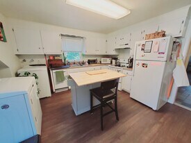 47 Whitmore Ln, Unit 3 in Stamford, CT - Building Photo