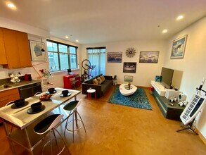 1414 12th Ave, Unit 515 in Seattle, WA - Building Photo - Building Photo