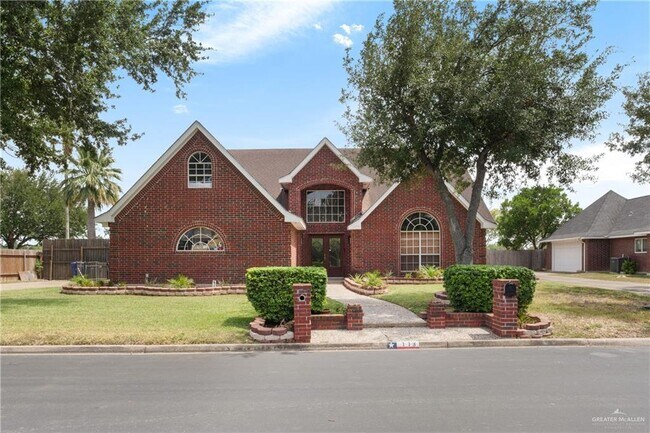113 Pelican Ave W