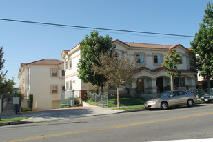 400 E BROADWAY Apartments