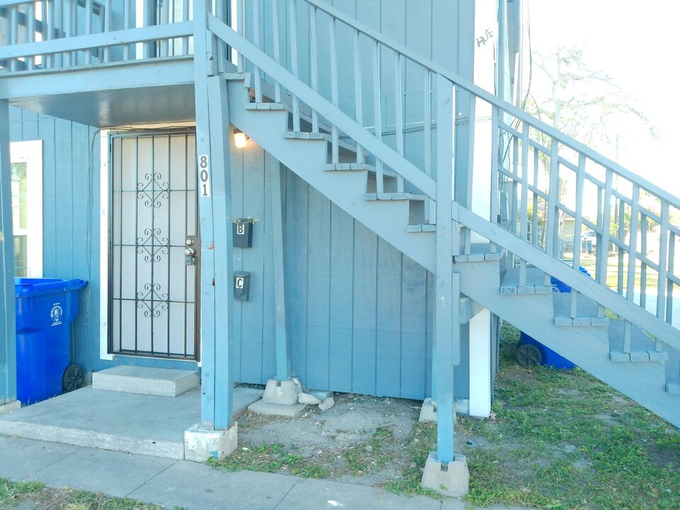 801 S Alameda St in Corpus Christi, TX - Building Photo