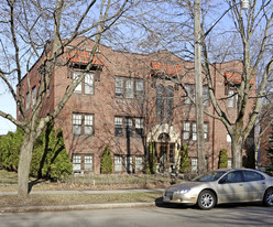 575 Cleveland Ave S Apartamentos