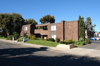 Acacia Apartments in Carlsbad, CA - Building Photo - Building Photo