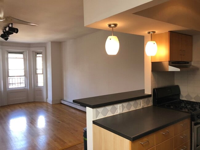 257 York St in Jersey City, NJ - Building Photo - Building Photo