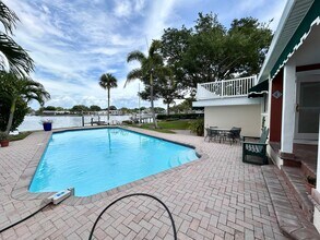 1015 31st Terrace NE in St. Petersburg, FL - Building Photo - Building Photo