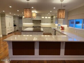 642 Calle Arroyo in Thousand Oaks, CA - Building Photo - Building Photo