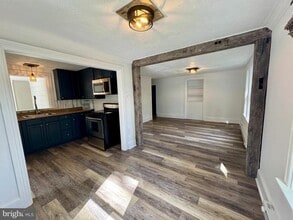 14 W Main St in Collegeville, PA - Building Photo - Building Photo