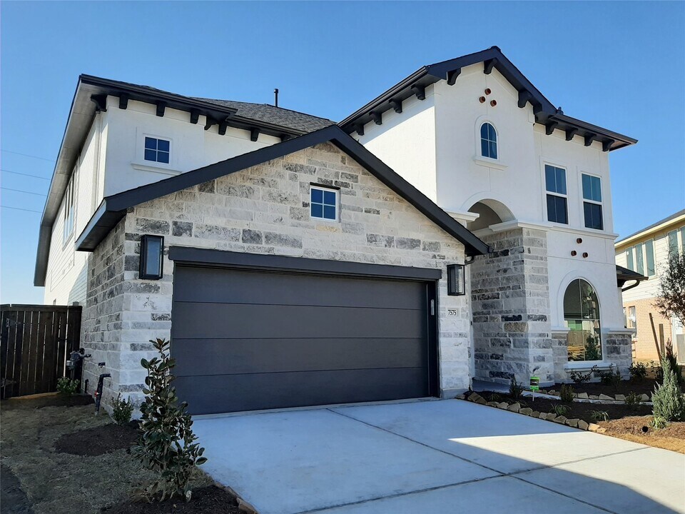 7575 Pemberley Ct in Katy, TX - Building Photo